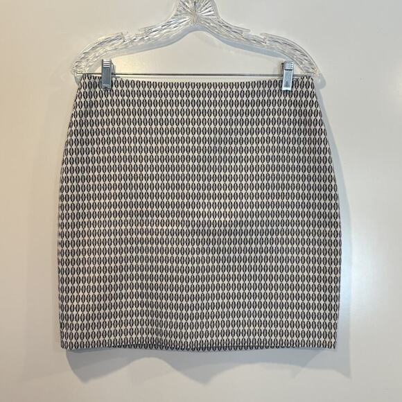 NWT Ann Taylor Black White Geometric Print Pencil Skirt Career Womens 8 (1566) - Picture 9 of 10